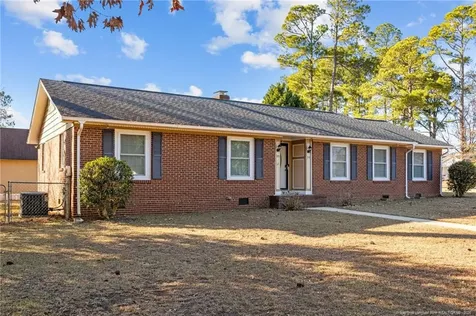 6319 Whitehall Fayetteville NC 28303