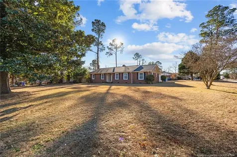 6319 Whitehall Fayetteville NC 28303
