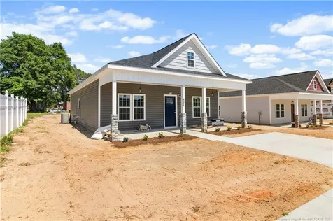 804 Holmes Street Clinton NC 28328