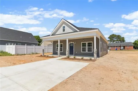804 Holmes Street Clinton NC 28328