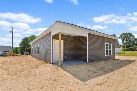 804 Holmes Street Clinton NC 28328