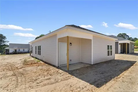 802 Holmes Street Clinton NC 28328
