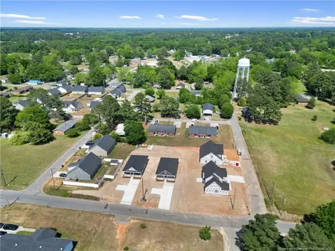 802 Holmes Street Clinton NC 28328
