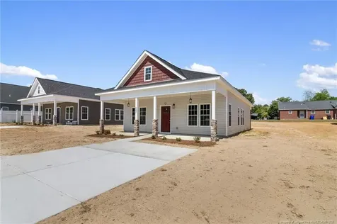 802 Holmes Street Clinton NC 28328