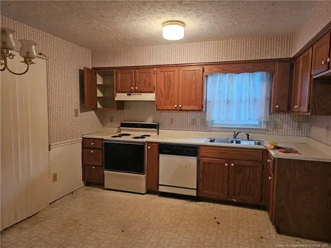 2670 Rivercliff Road Fayetteville NC 28301