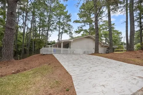 2515 Mirror Lake Drive Fayetteville NC 28303
