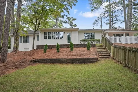 2515 Mirror Lake Drive Fayetteville NC 28303