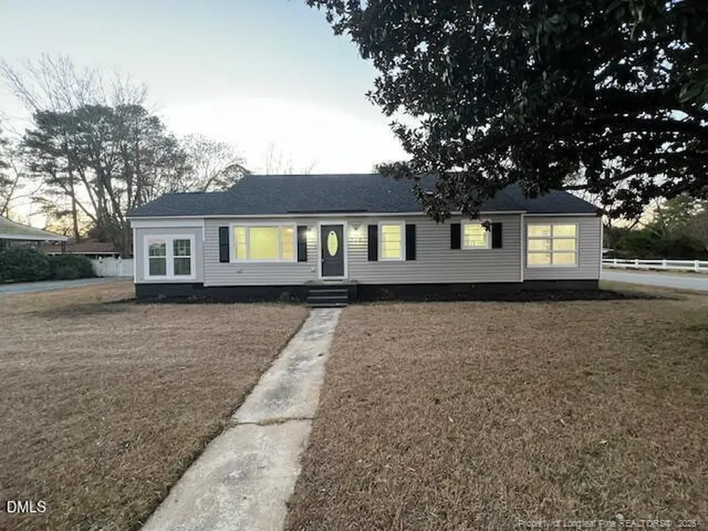 711 Memorial Avenue Dunn NC 28334