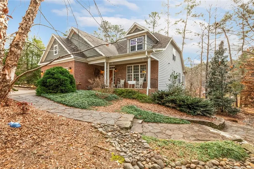 708 Essex Court Sanford NC 27332