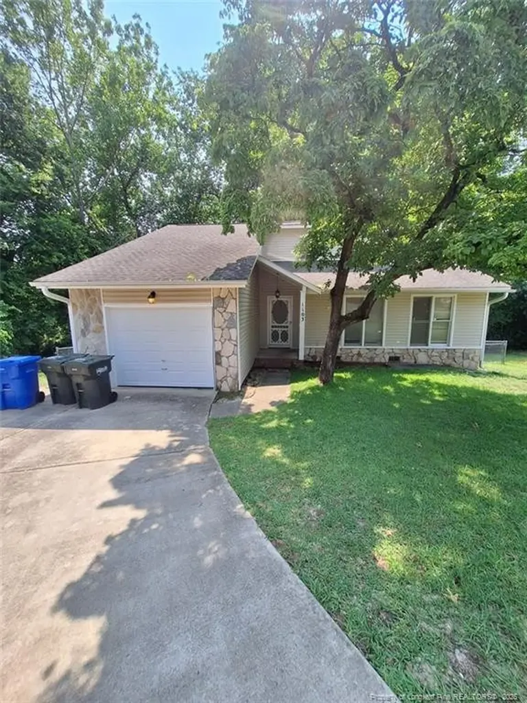 1103 Lake Mont Court Fayetteville NC 28311
