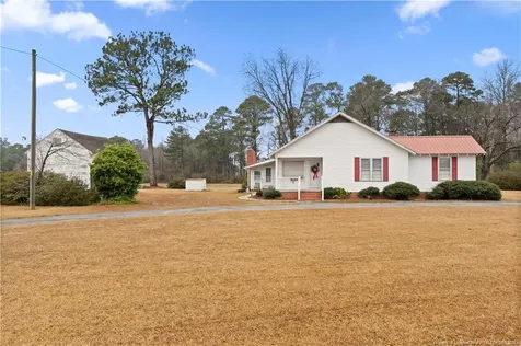 6131 Stewart Road Godwin NC 28344