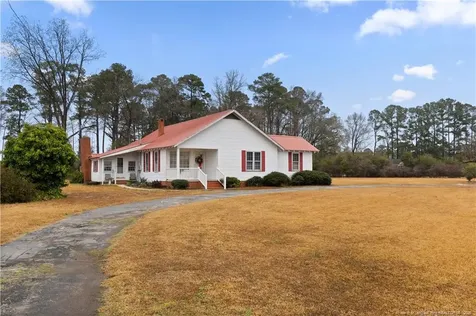 6131 Stewart Road Godwin NC 28344