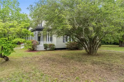 301 W Central Street Maxton NC 28364