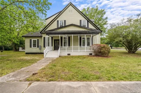 301 W Central Street Maxton NC 28364