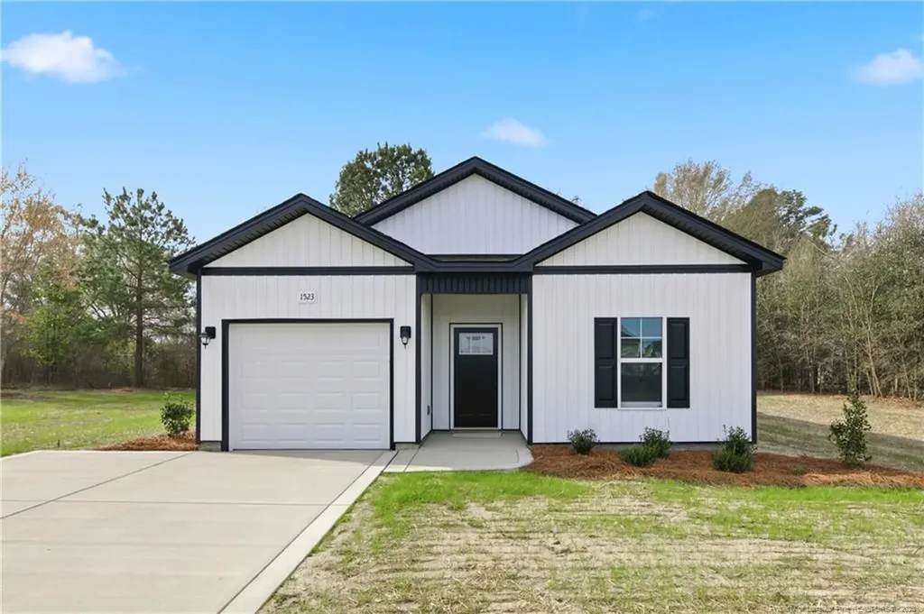 1523 Mcbryde Lake Road Raeford NC 28376