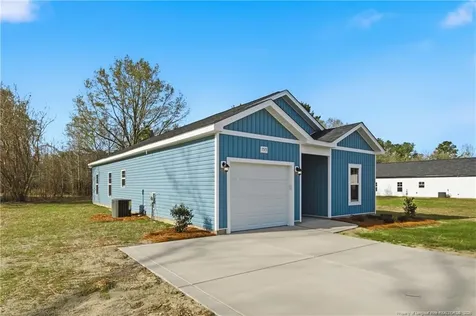 1515 Mcbryde Lake Road Raeford NC 28376