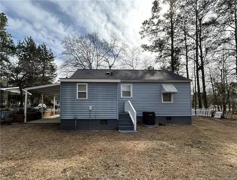 503 E Sixth Avenue Raeford NC 28376