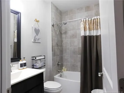 170 Nandina Court Fayetteville NC 28311