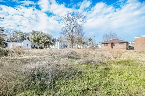 308 Everett Street Laurinburg NC 28352