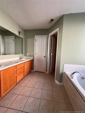 8241 English Saddle Drive Fayetteville NC 28314