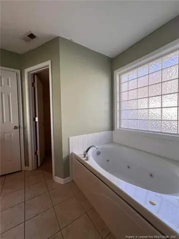 8241 English Saddle Drive Fayetteville NC 28314