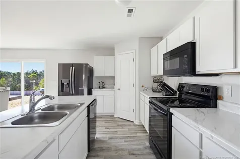 913 Sapphire Stone Lane Hope Mills NC 28348