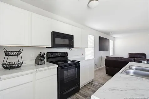 913 Sapphire Stone Lane Hope Mills NC 28348