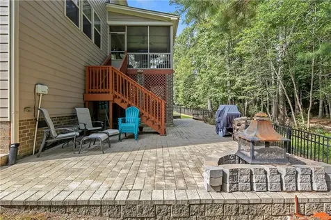 16 Spring Pond Lane Spring Lake NC 28390