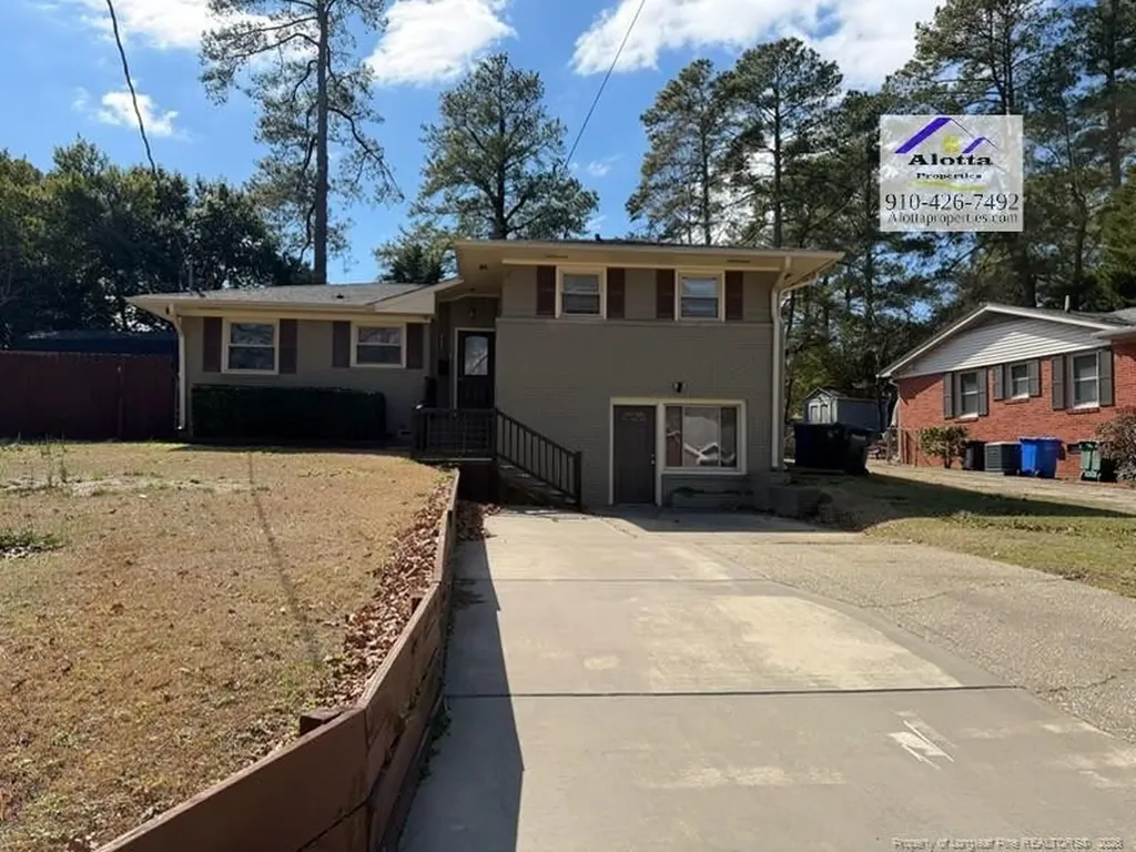 1817 Mcgougan Road Fayetteville NC 28303