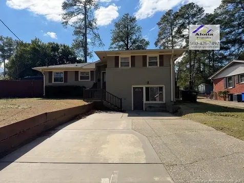 1817 Mcgougan Road Fayetteville NC 28303