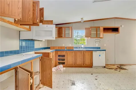 211 Lewis Street Bladenboro NC 28320