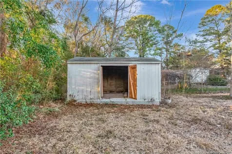 211 Lewis Street Bladenboro NC 28320
