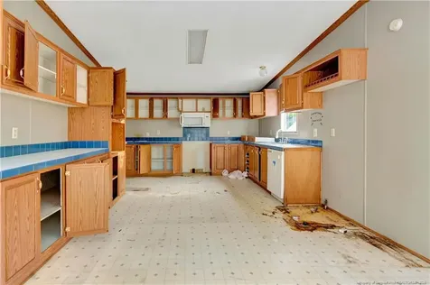 211 Lewis Street Bladenboro NC 28320