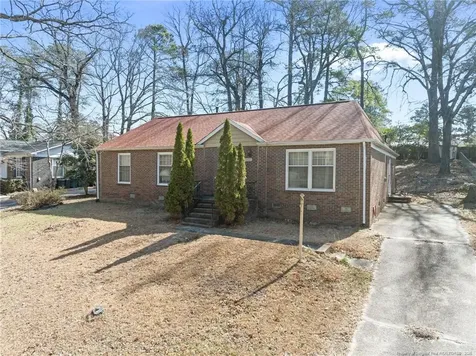 726 Ashboro Street Fayetteville NC 28311