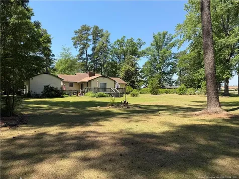 408 Old Farm Road Raeford NC 28376