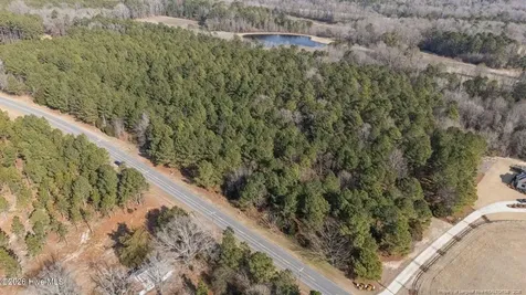 2727 Us 1 Highway Vass NC 28394