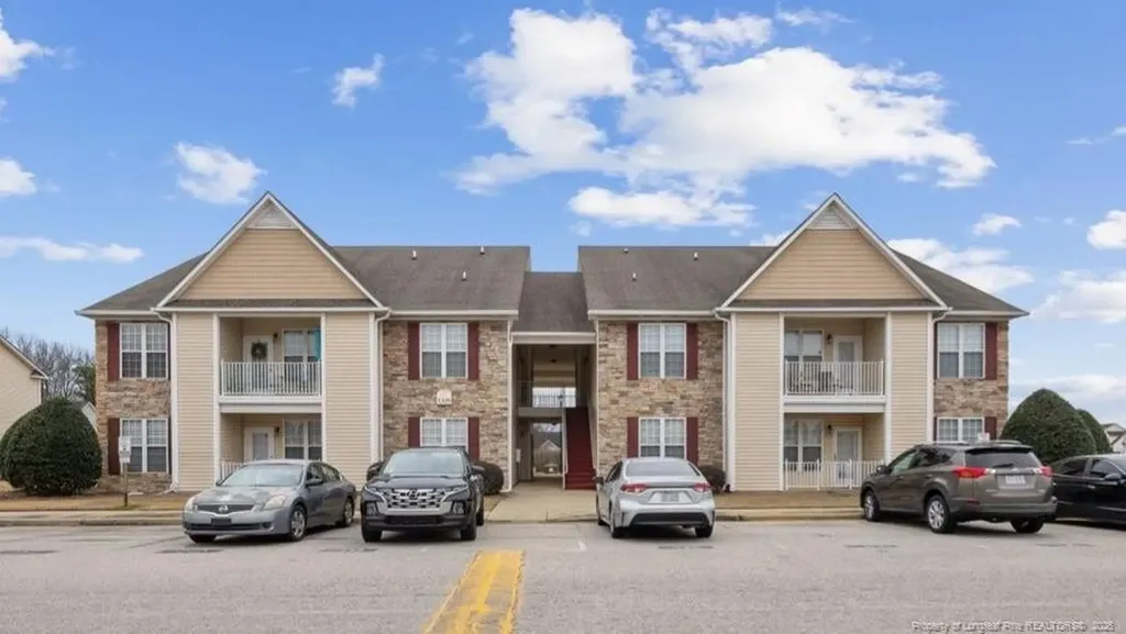 1329 Kershaw Loop Fayetteville NC 28314