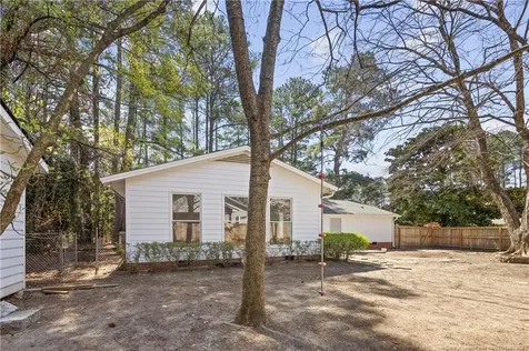 4196 Cliffdale Road Fayetteville NC 28303