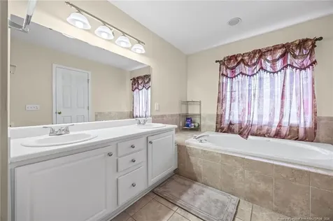 3805 Sunchase Drive Fayetteville NC 28306