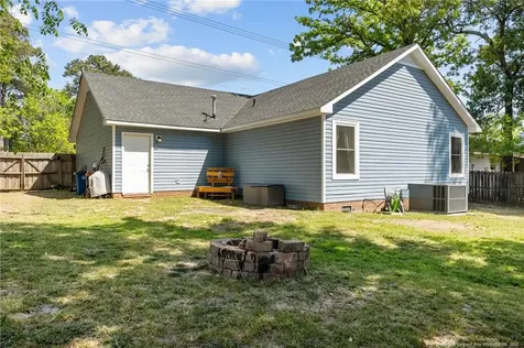 4521 Park Knoll Lane Fayetteville NC 28304