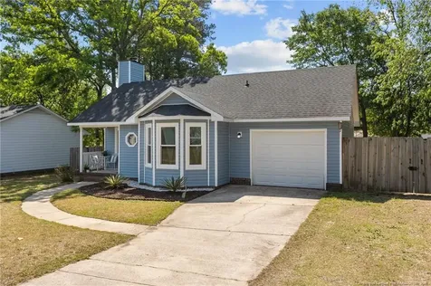 4521 Park Knoll Lane Fayetteville NC 28304