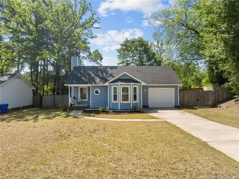 4521 Park Knoll Lane Fayetteville NC 28304
