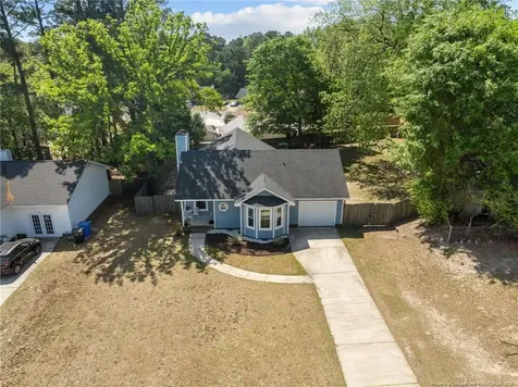 4521 Park Knoll Lane Fayetteville NC 28304
