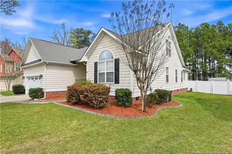 212 Lennox Loop Raeford NC 28376