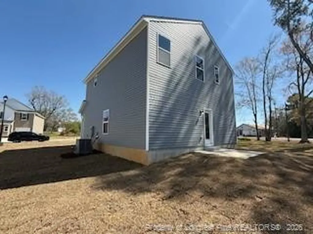 25 Stout Landing Dunn NC 28334