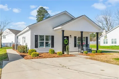323 W Wooddall Street Benson NC 27504