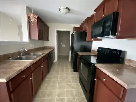 1305 Kershaw Loop Fayetteville NC 28314
