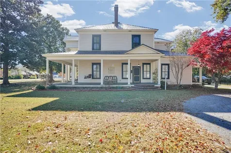 115 N Magnolia Street Raeford NC 28376