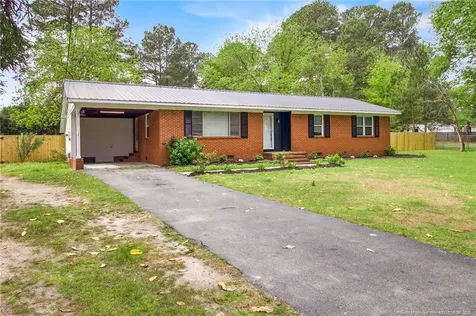 634 Pleasant Loop Fayetteville NC 28311