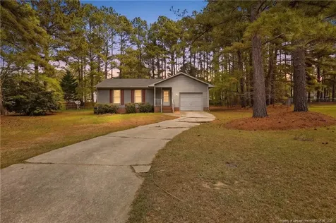 207 Cobblestone Court Raeford NC 28376